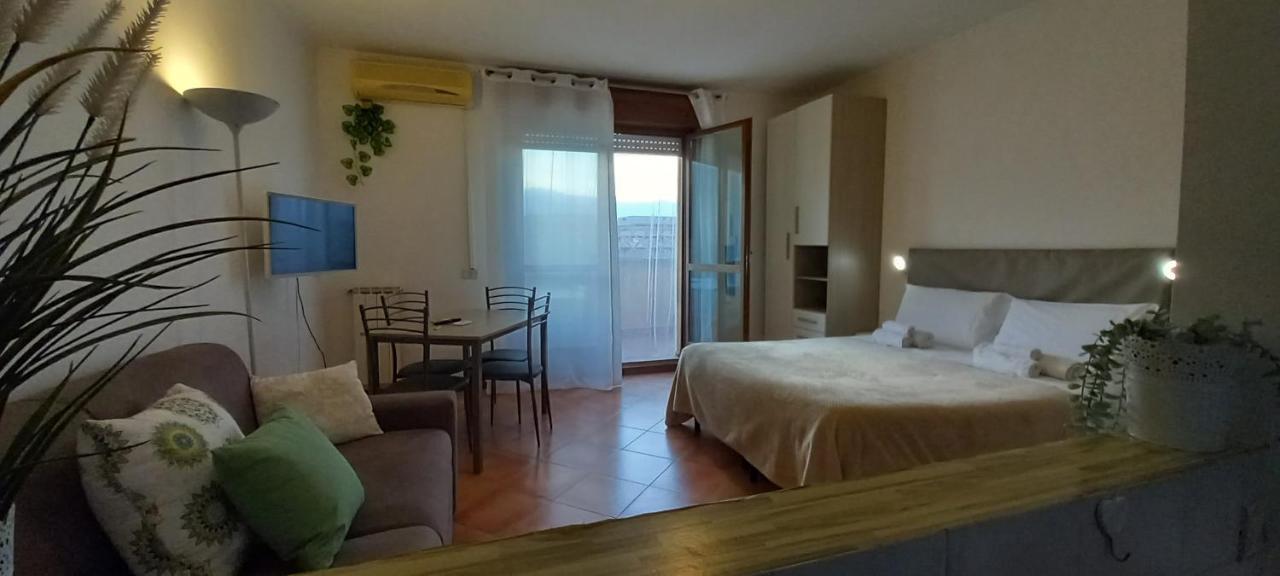Alloggio Turistico A Via Modugno Vitinia Bagian luar foto